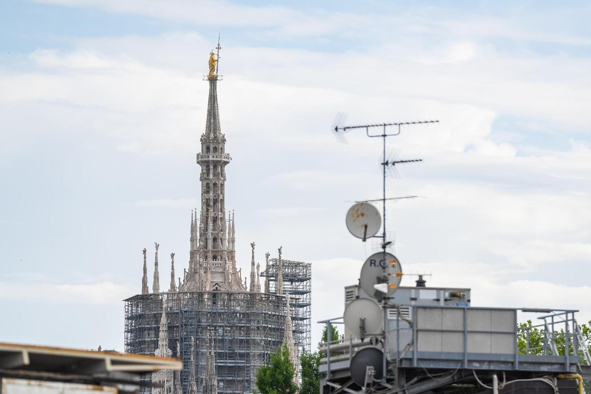 Allegroitalia Penthouse Montenapoleone Milan Bagian luar foto