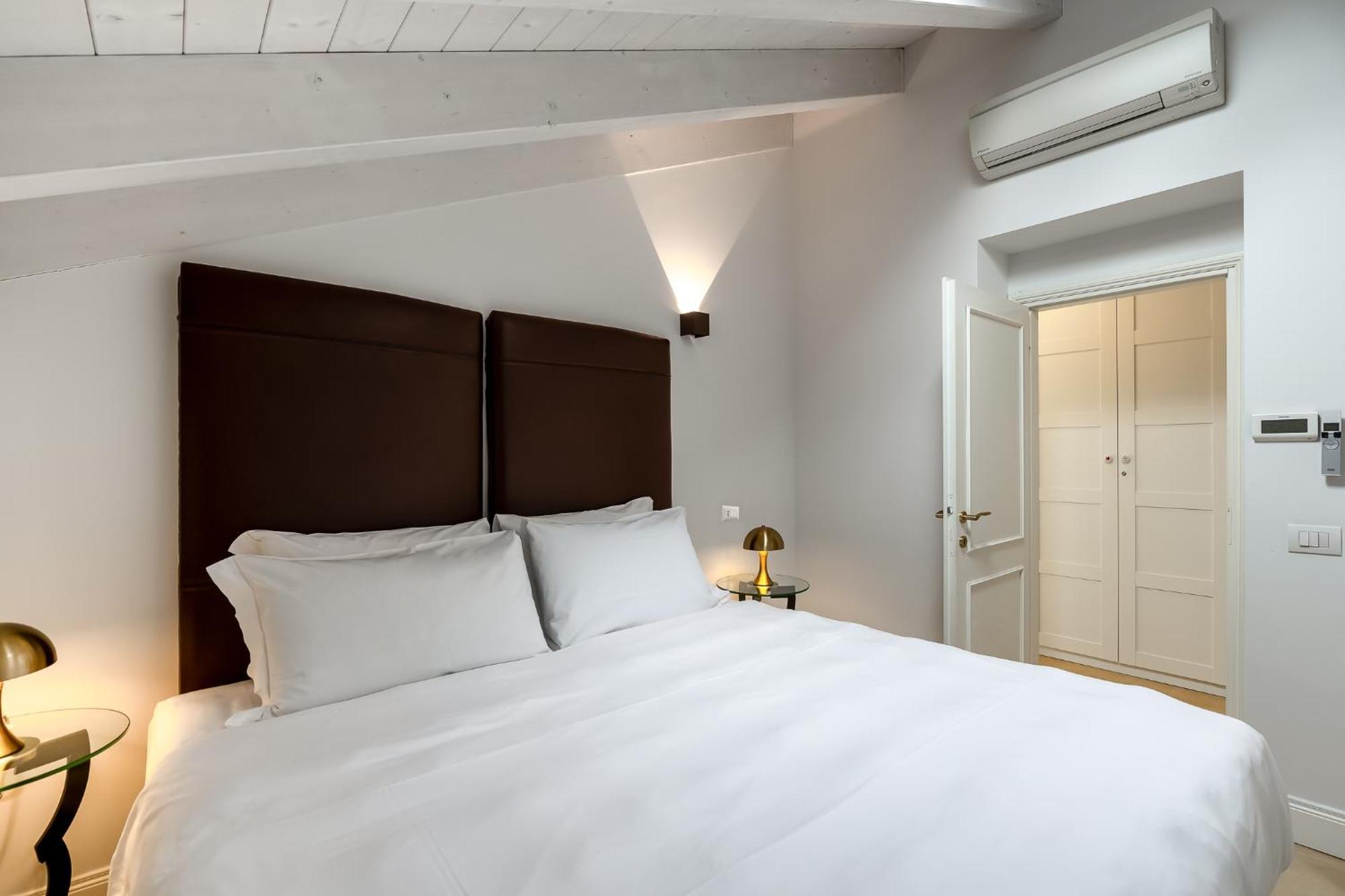 Allegroitalia Penthouse Montenapoleone Milan Bagian luar foto