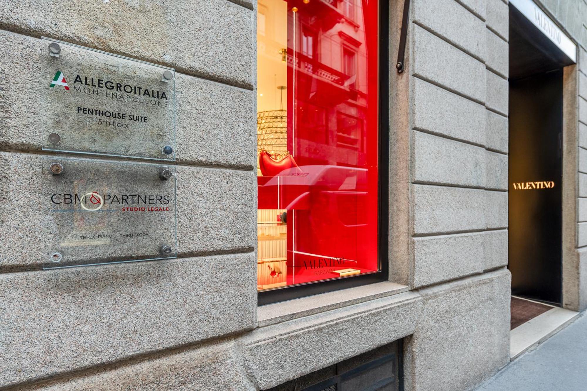 Allegroitalia Penthouse Montenapoleone Milan Bagian luar foto